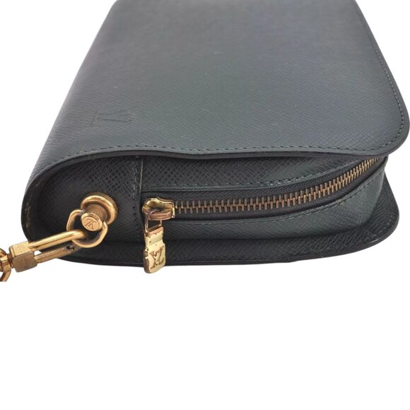 067229BH (L3) Louis Vuitton Clutch Bag Baikal Green Taiga Leather - Picture 5 of 11